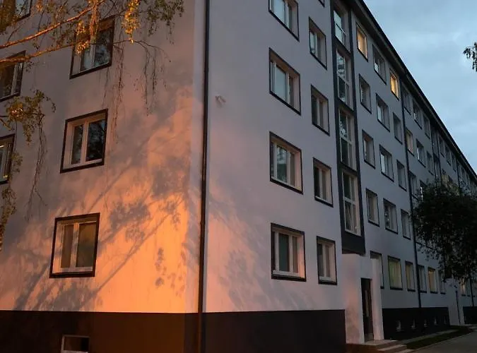 Uus 13b, Beautiful 3-bedroom - 3 Big Beds Lägenhet *